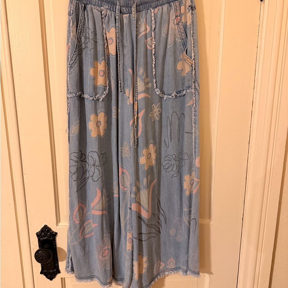 Easel Blue Floral Flowy Pants
